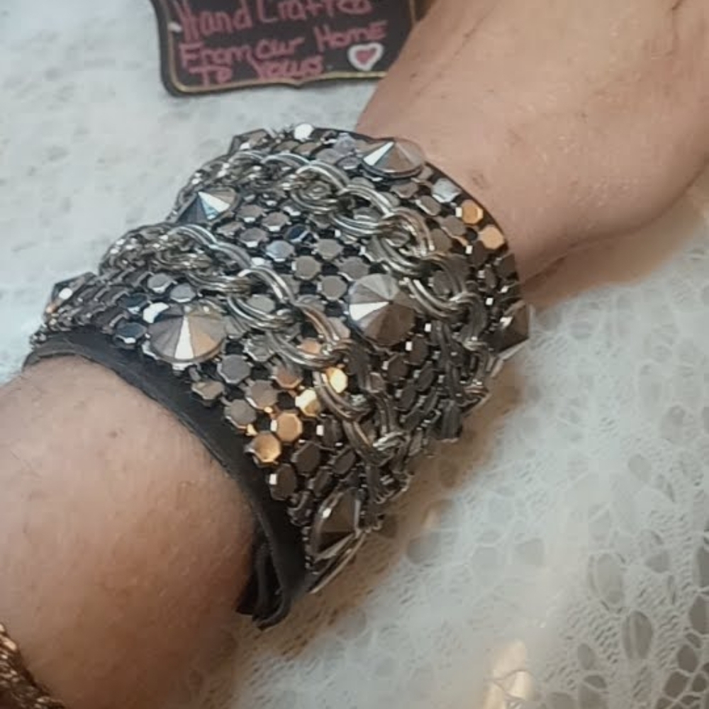 Vintage studded bracelet cuff